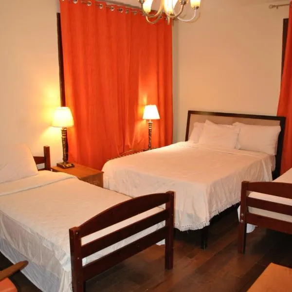 FAMILY Guest house, hotel in Newark