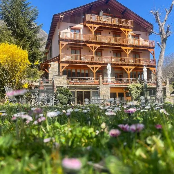 Hotel Estanys Blaus, hotel v destinaci Tavascan