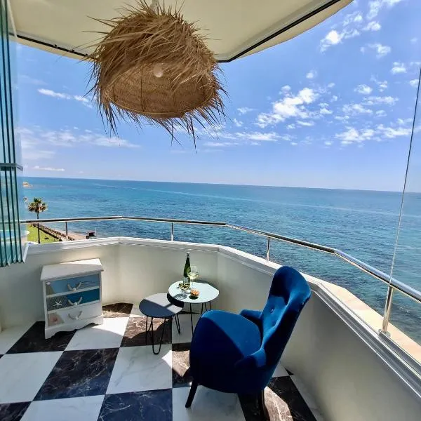 ALGAIDA BEACHFRONT CALAHONDA MIJAS near MARBELLA, hotel v destinácii Mijas Costa