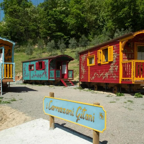 Agriturismo La Rovere - I Carrozzoni Gitani, hotel in Cossano Belbo