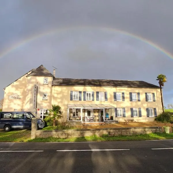 Hotel Les Montois – hotel w mieście Céaux