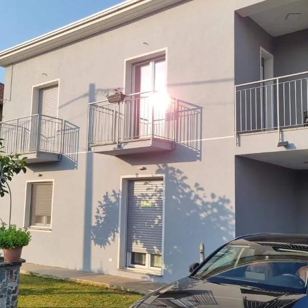 Appartamento con terrazza, hotel v destinaci Gazzada