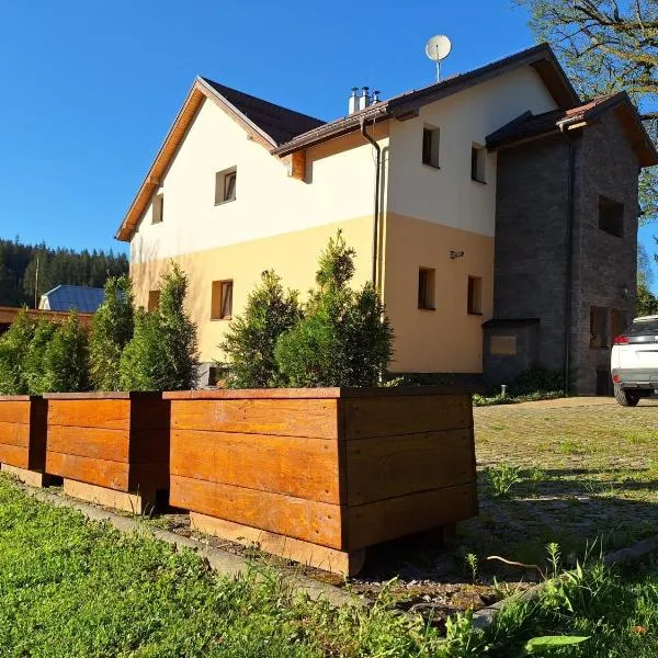 Vila Pohoda Javorníky s rozľahlým pozemkom, hotel v destinaci Makov