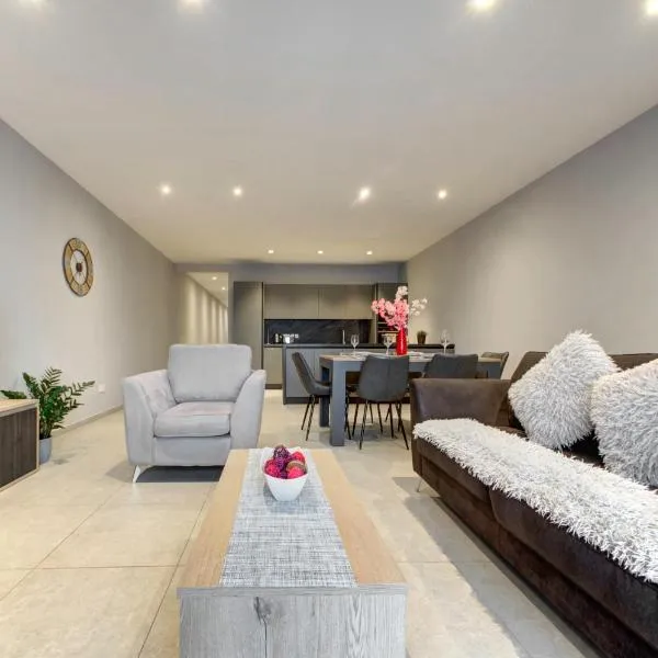 Stunning City-Center 3BR, hotel v destinaci Sliema