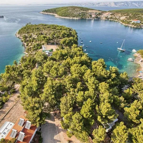 Kamp Vira Pitches, hotel en Hvar
