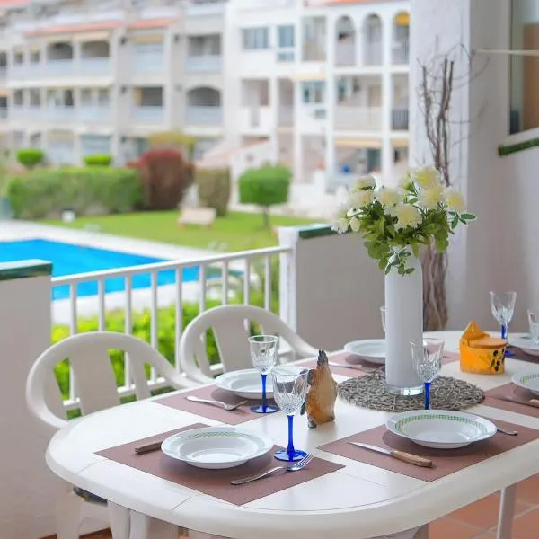 WELCS APARTAMENTO 243 EMP con terraza con vista, Hotel in Empuriabrava