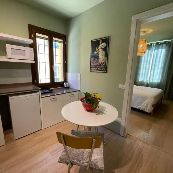 Charming mini apartment-CasaNina，魯別拉的飯店