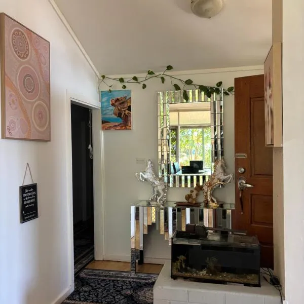 Sunflower Homes Classy and Cozy, hotel v destinaci Mawson Lakes