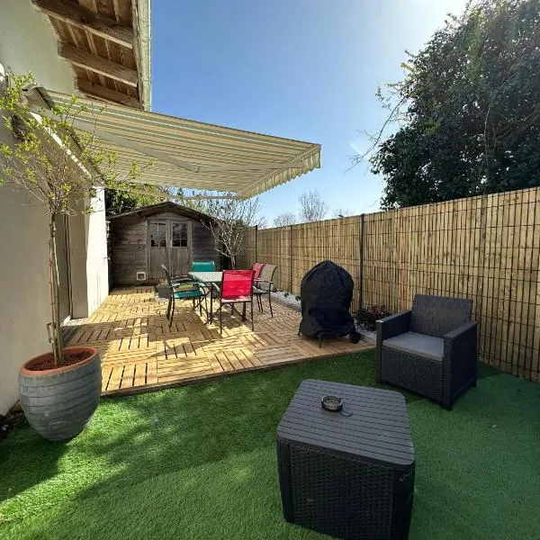 LA ROCHELLE, 10 km Châtelaillon-Plage, Hotel in La Jarrie
