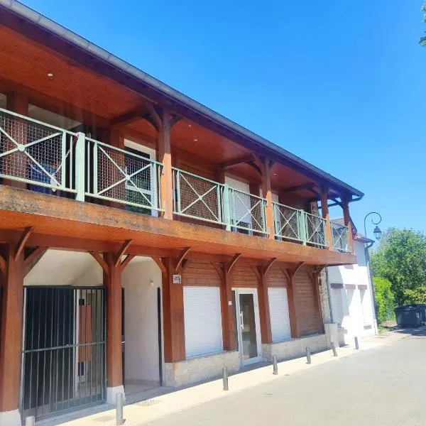 Au fil de l'eau & Gîte "Le Jardin du Moulin", hotel v destinaci Fourges