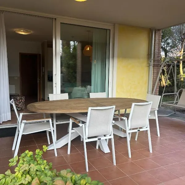 Gardazzuro Appartment Deluxe, hotel in Padenghe sul Garda