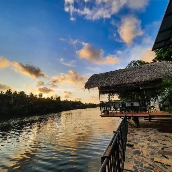 Rivershore Villas, hotel a Wayikkal
