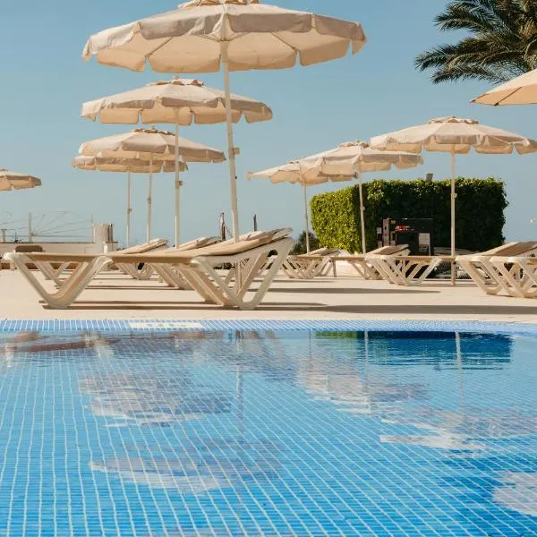 Minura Sur Menorca, hotel v destinaci Punta Prima