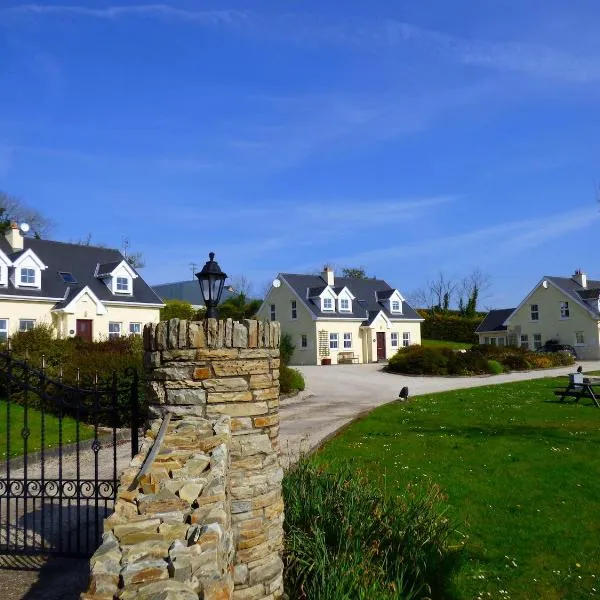 Charming Coastal Cottages by Portsalon Beach، فندق في بورتسالون