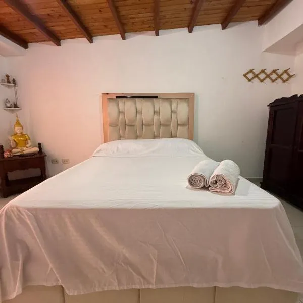 Oxford House, hotel in Floridablanca