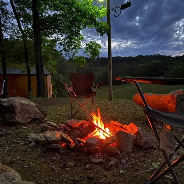 Newly Listed-Private 25-Acre Escape Near Red River Gorge, hotel in Beattyville