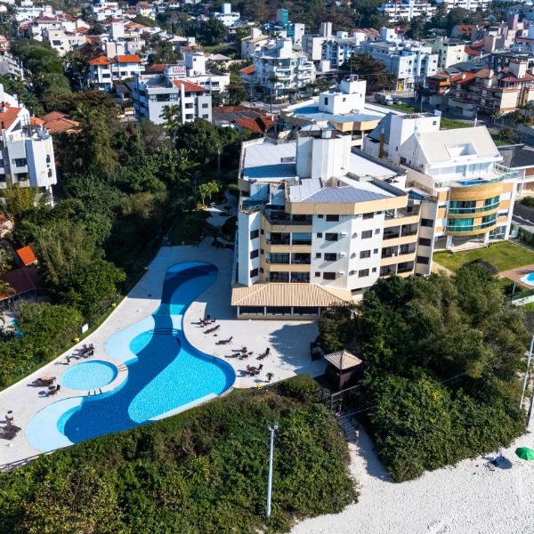 C102 Apartamento pé na areia, com vista frente mar
