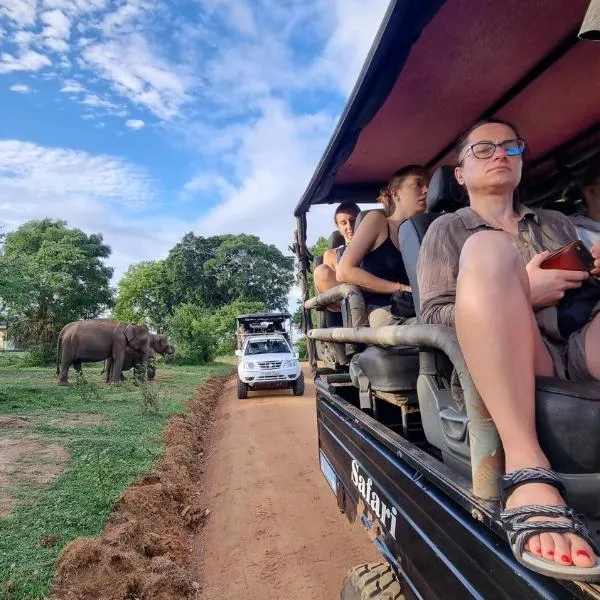 one love safari bungalow, hotel in Udawalawe