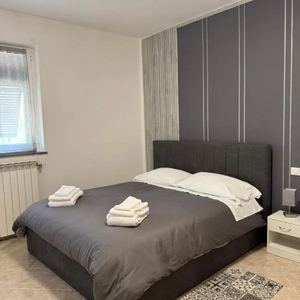 Serravalle Shop&Stay, hotel in Serravalle Scrivia