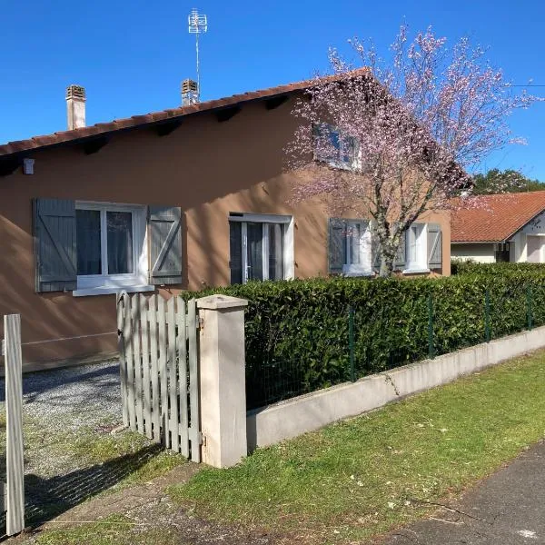 A CasA, hotel sa Linxe