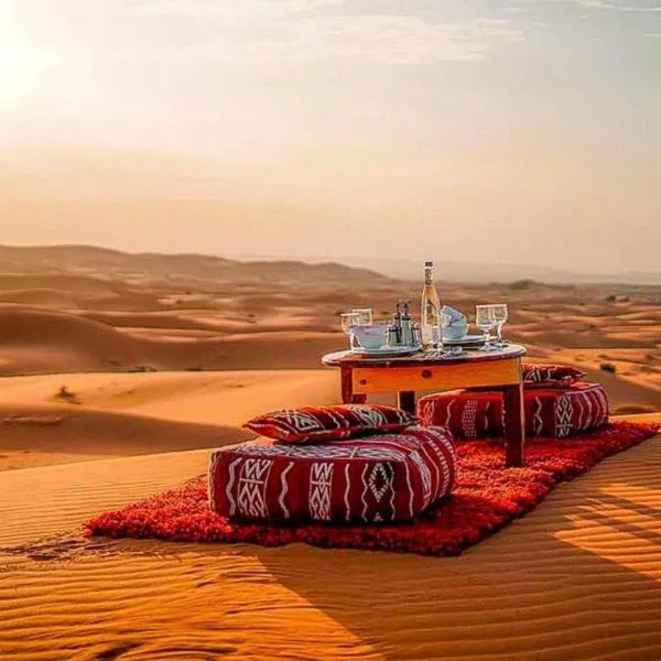 Amazing Luxury Camp, hotel in Merzouga