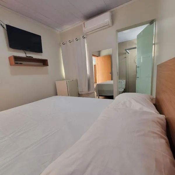 Executive Hotel Aguas lindas GO, hotel in Macacos