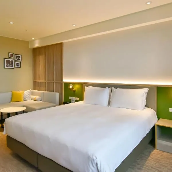Holiday Inn Taoyuan Airport - photo 2