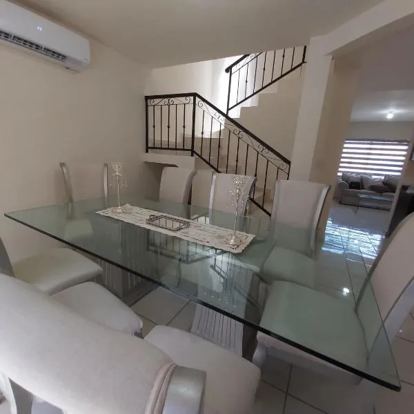Casa con alberca compartida Netflix Disney Amazon TV, hotel in Hermosillo