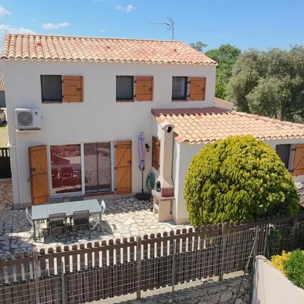 Gruissan Maison familiale 2 à 6 personnes - 3 chambres et 2 SDB !, hotel in Gruissan