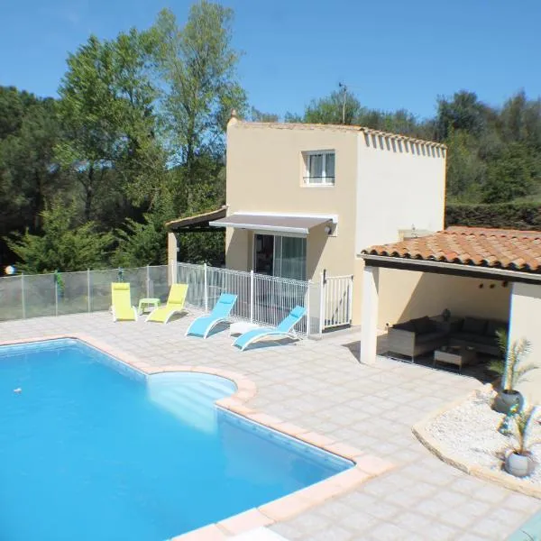 Gîte Les Amandiers, hotel v destinaci Villedubert