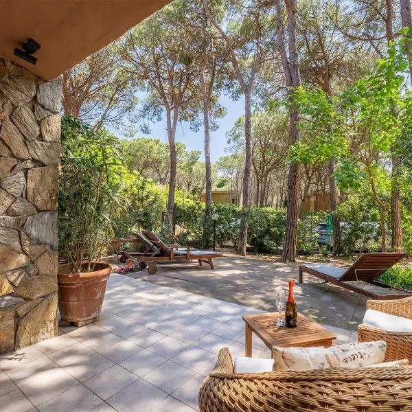 Coral House Premium, 200m to beach, hotel v destinaci Pinus Village