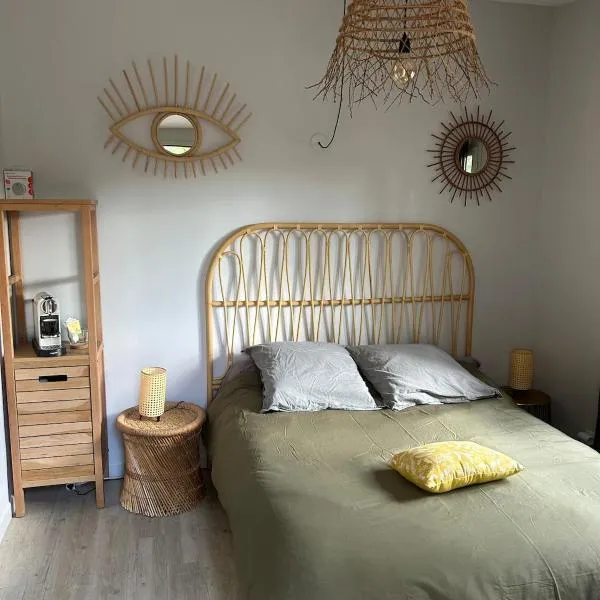Chambre indépendante Les Chênes, hotel in Villeneuve-lès-Avignon