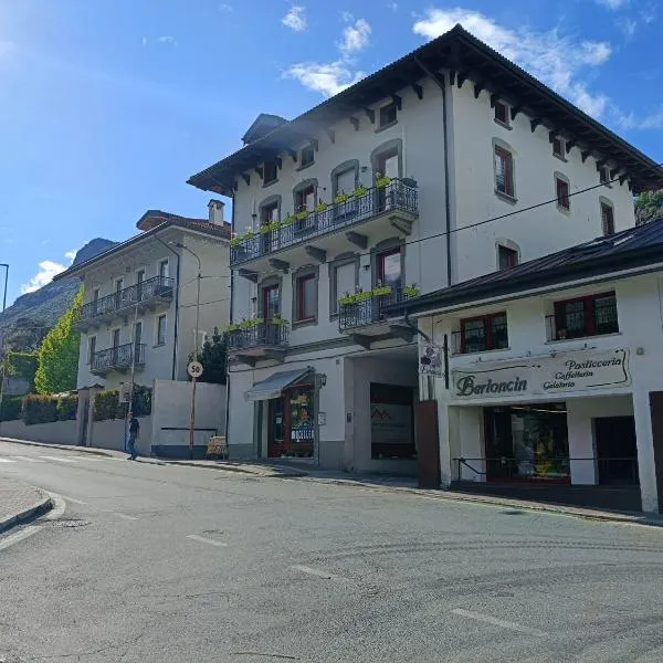 Liberty House Alps, hotel v destinaci Châtillon