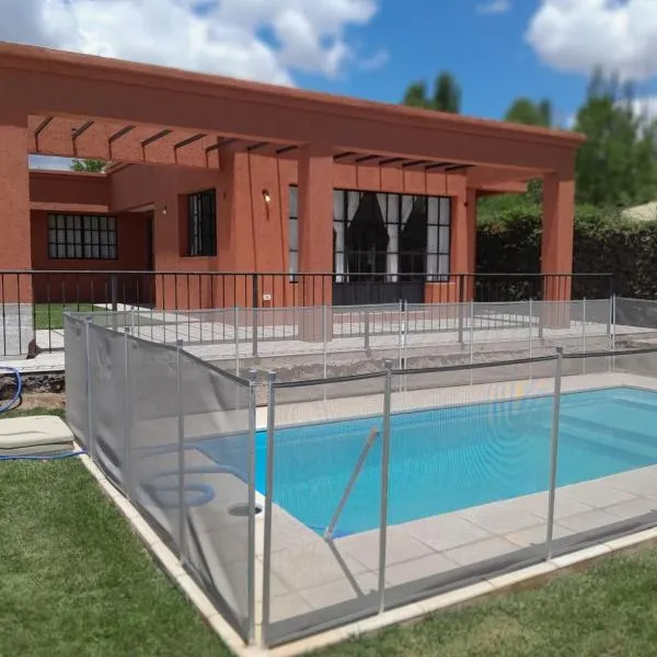 Un hogar al pie de la montaña, hotel in Ciudad Lujan de Cuyo