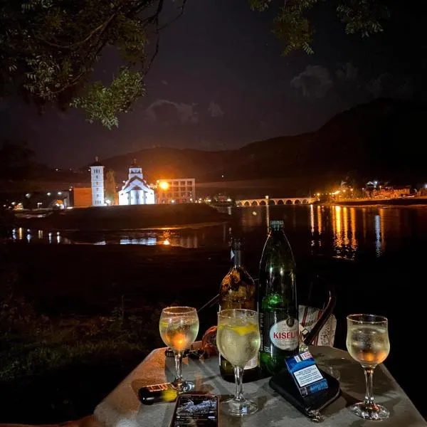 Sobe i Apartmani Svjetlana-Mladen Okuka, hotel in Višegrad