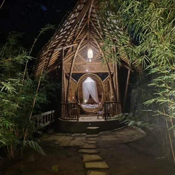 Bamboohouse pondok salacca #salacca inn, hotel a Manggis