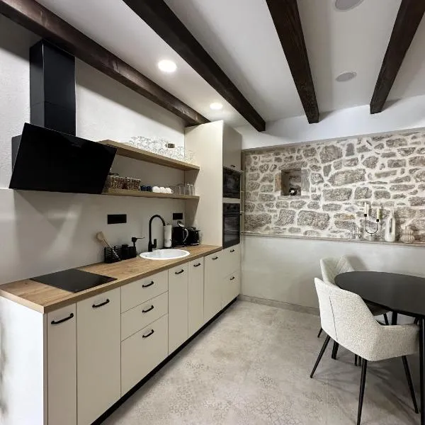 Kuća za odmor "Vita", хотел в Новиград Далмация