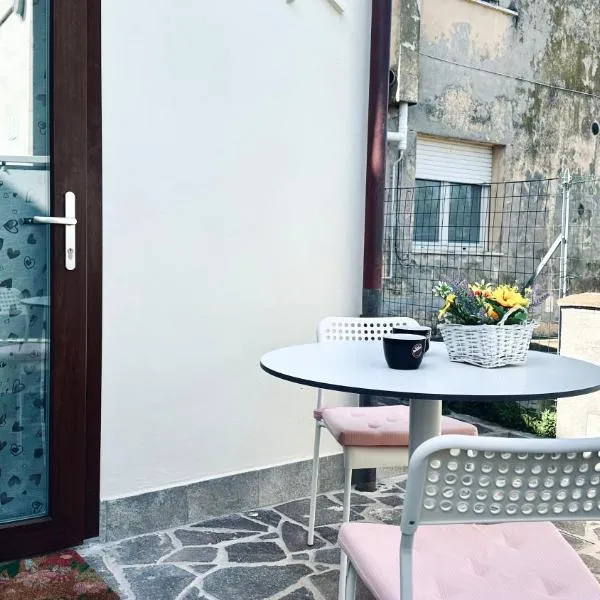 SE119 - Senigallia, nuovo bilocale con corte, hotel in Roncitelli