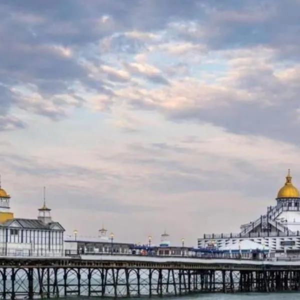 Marine Parade Hotel, hotel v destinaci Eastbourne