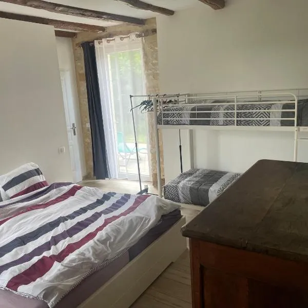 Charmante maison Salviac à 25minutes de Sarlat, hotel em Salviac
