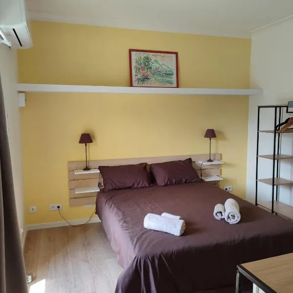 Chambre indépendante avec SDB privative, khách sạn ở Avignon