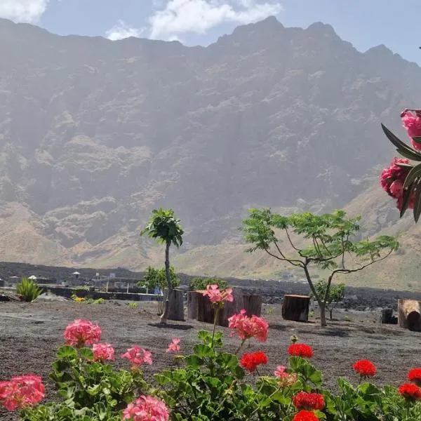 Casa Scora โรงแรมในPortela