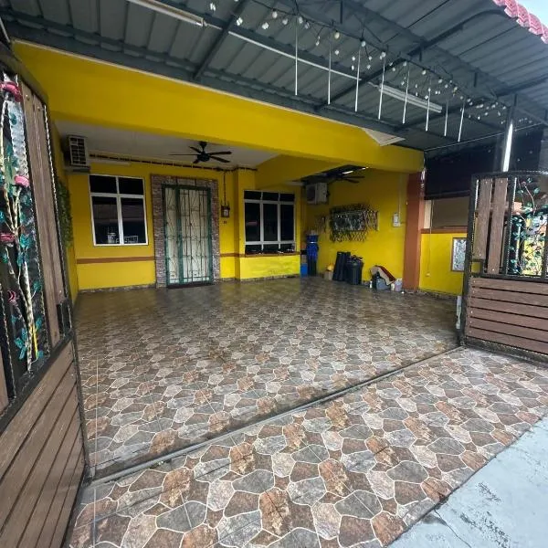 Homestay Bukit Katil Damai 2，位于艾尔克如的酒店
