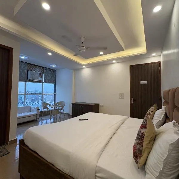 Vroom Hotel Moonlight & Banquet, hotel u gradu Gazijabad