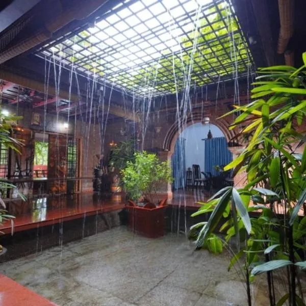 Illam courtyard Heritage Bungalow l 4 BHK, hotel in Guruvāyūr