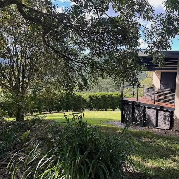 Seclude Rainforest Retreat, hotel v destinaci Palm Grove