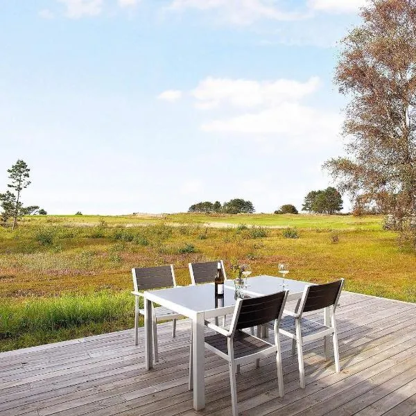 Chic Coastal Holiday Home in Læsø, hotel em Læsø