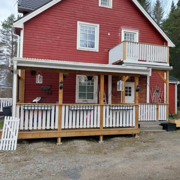 Stor villa i lantlig miljö i Torvallaby Östersund Jämtland, hotel in Östersund