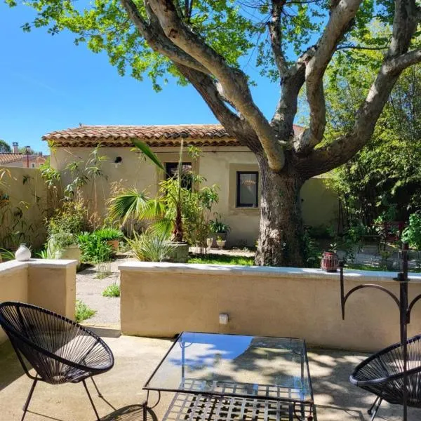 le cabanon du clos, hotel v destinaci LʼIsle-sur-la-Sorgue