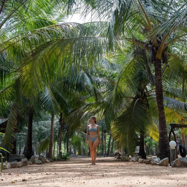 Sand Dune Beach Resort & Surf Camp, hotel in Arugam Bay
